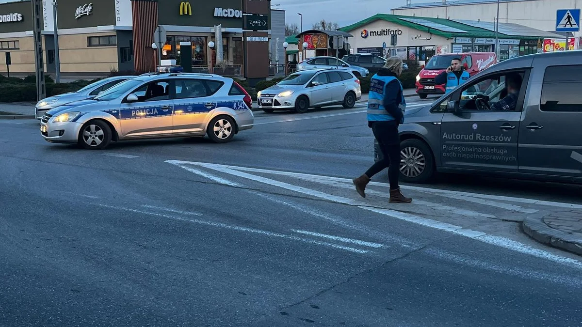 Najważniejszy był czas. Kobiecie pomogli kolbuszowscy policjanci - Zdjęcie główne