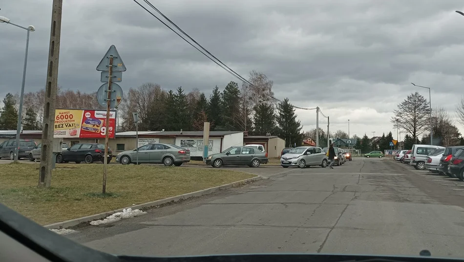 Ogromna kolejka na staję paliw w Kolbuszowej. Kierowcy oszaleli po obniżkach cen [ZDJĘCIA - WIDEO] - Zdjęcie główne