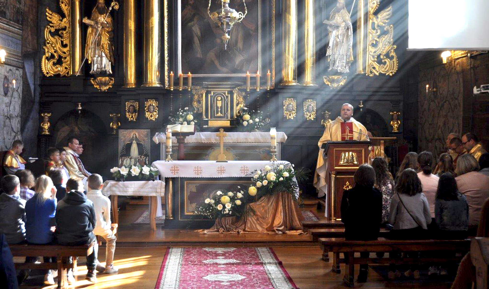 40 lat minęło od przeniesienia kościółka z Cmolasu do Porąb Dymarskich - Zdjęcie główne