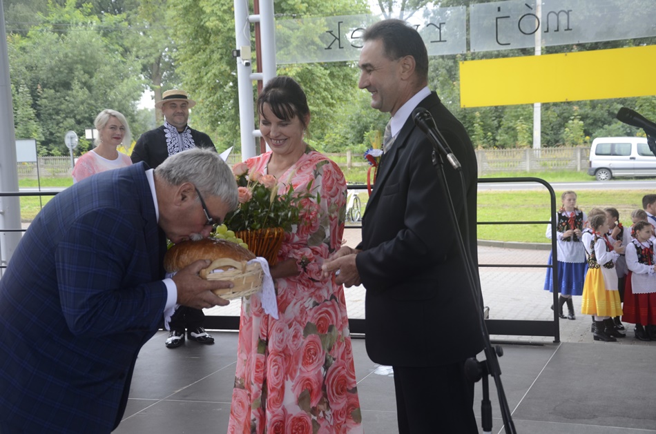 Dożynki w Majdanie Królewskim. Zobacz zdjęcia i wideo z dzisiejszego święta - Zdjęcie główne