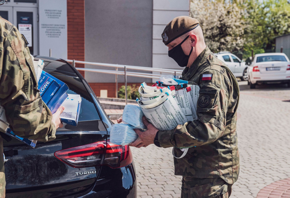 Terytorialsi wspierają pielęgniarki i położne [FOTO] - Zdjęcie główne