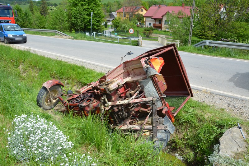 Podkarpacie: Ranny traktorzysta po zderzeniu z tirem - Zdjęcie główne