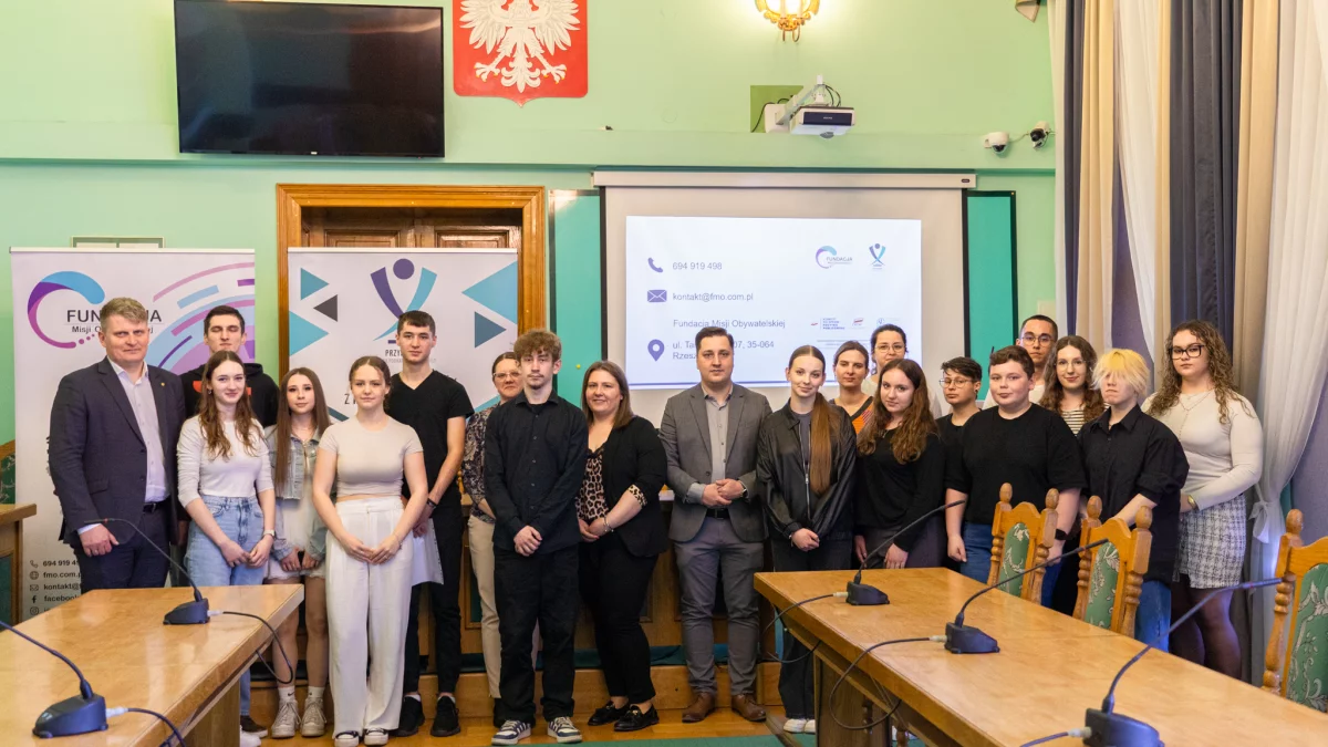 Podsumowanie spotkania w ramach projektu „Przystanek – Czas na Podkarpacką Młodzież! Edycja 2024–2026” - Zdjęcie główne