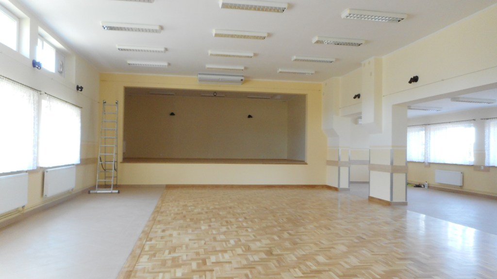 Sala taneczna po remoncie - Zdjęcie główne