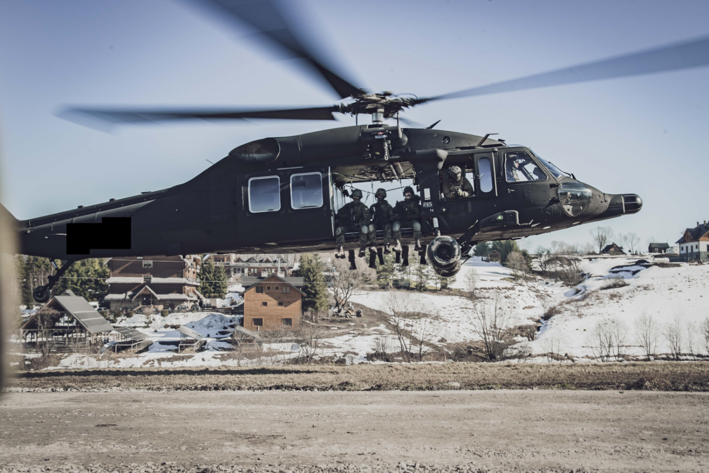 Śmigłowiec Black Hawk na bieszczadzkim niebie. Co tam się wydarzyło? [ZDJĘCIA] - Zdjęcie główne