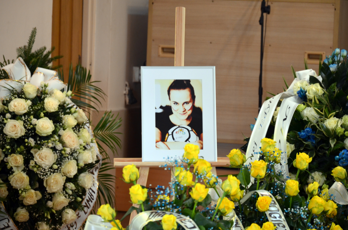 Pogrzeb Edyty Bieńczak w Sanoku. Płoną góry, płoną lasy, lecz nie dla mnie już - Zdjęcie główne