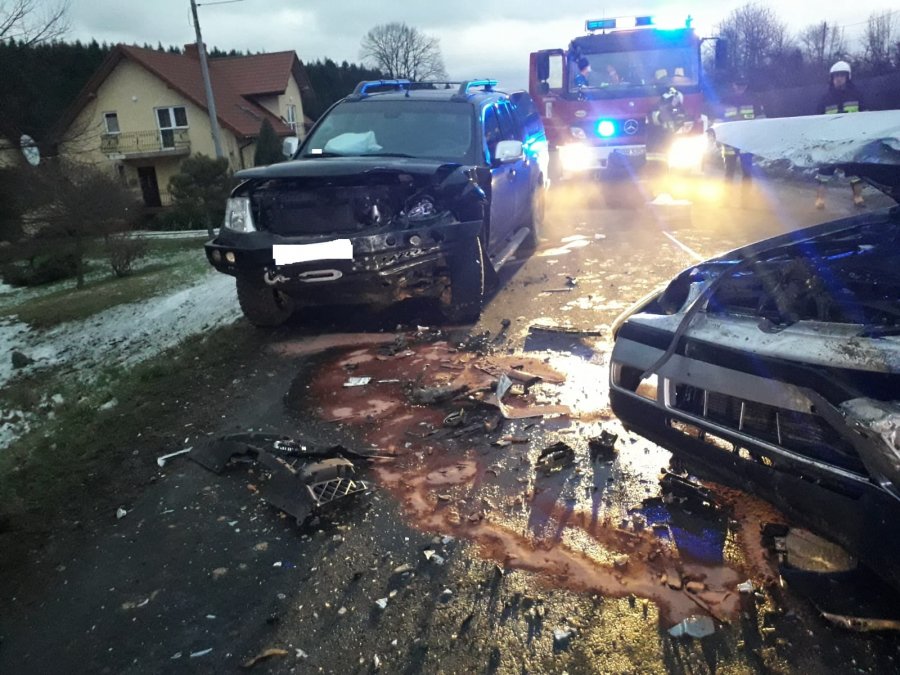 Czołowe zderzenie w Jabłonce [FOTO] - Zdjęcie główne