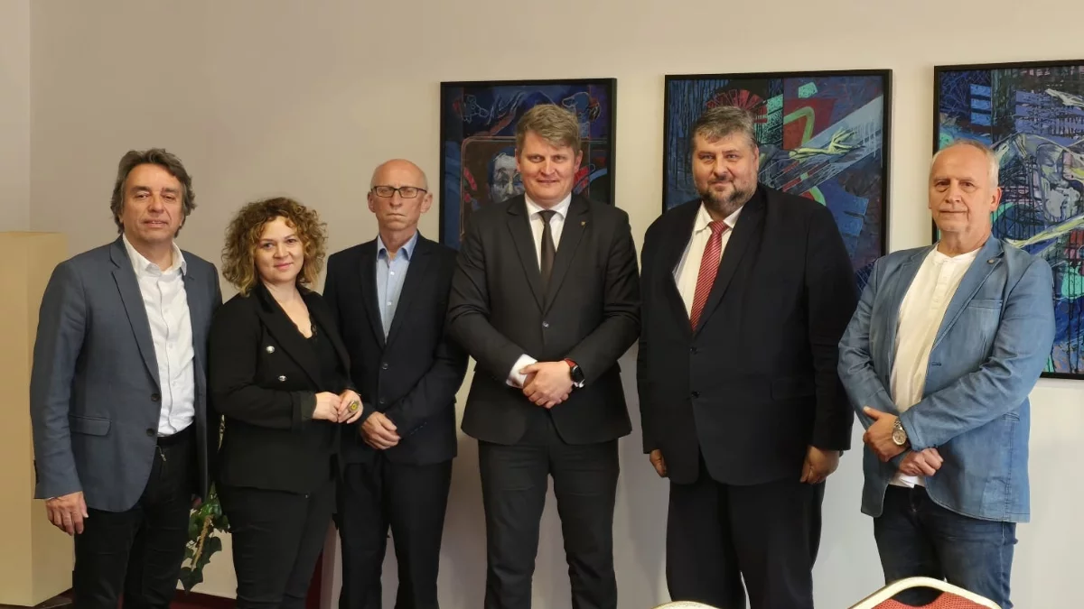 Powiat Sanocki wzmacnia współpracę ze Słowacją w ramach programu Interreg - Zdjęcie główne