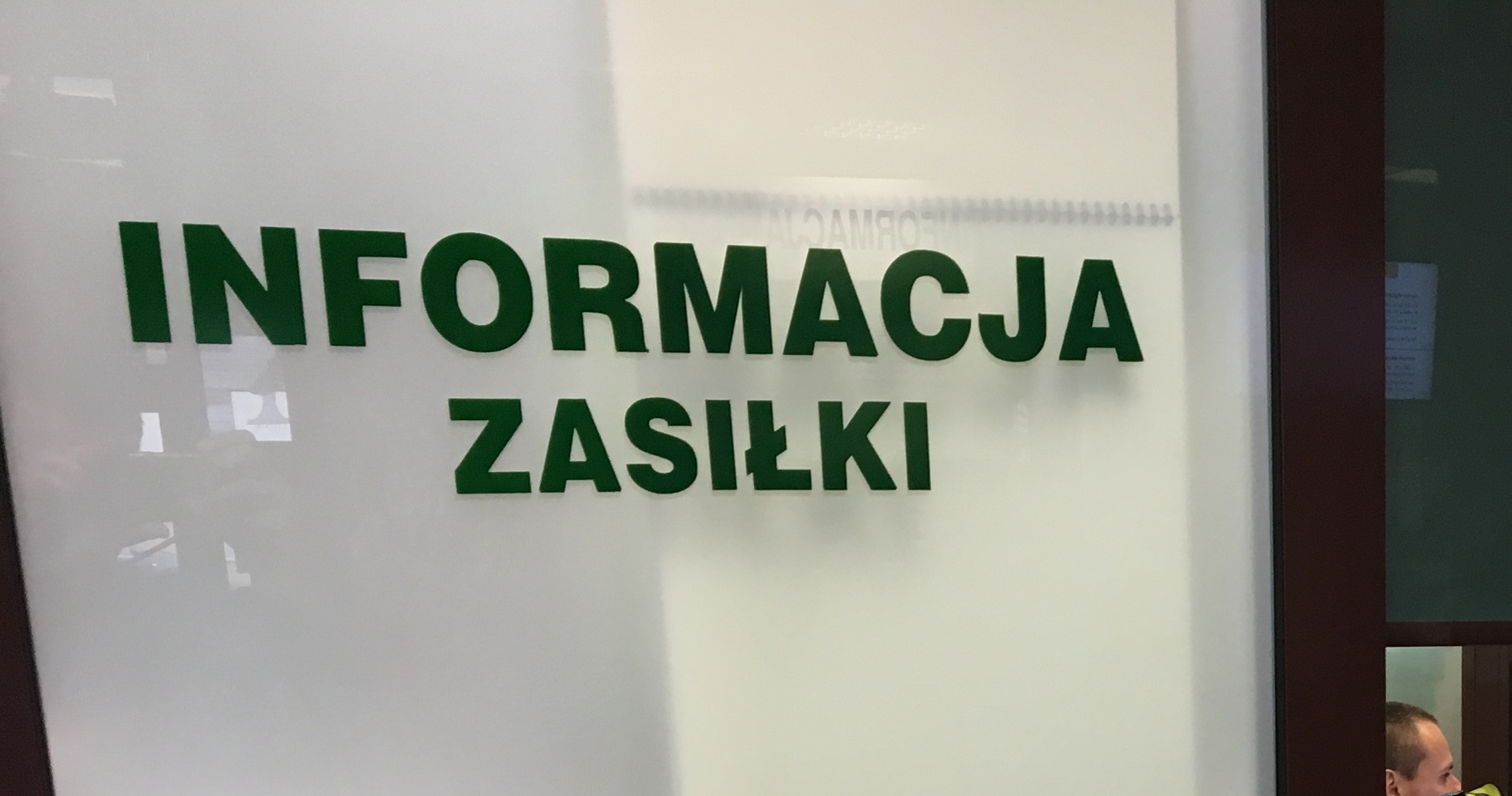 Dodatkowy zasiłek opiekuńczy wydłużony do 3 maja - Zdjęcie główne
