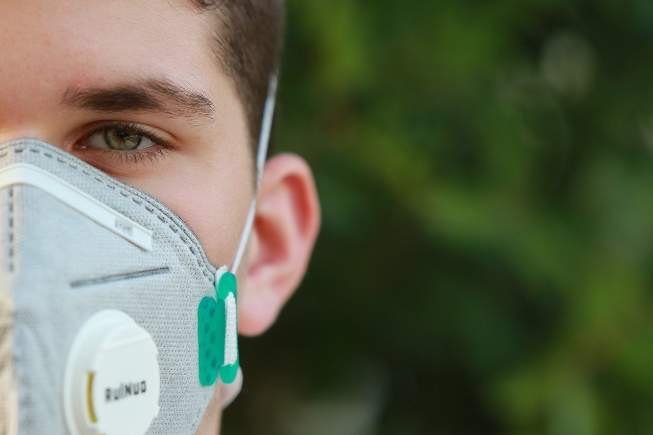 KORONAWIRUS RAPORT: 2,5 tys. hospitalizowanych, 439 osób wyzdrowiało - Zdjęcie główne
