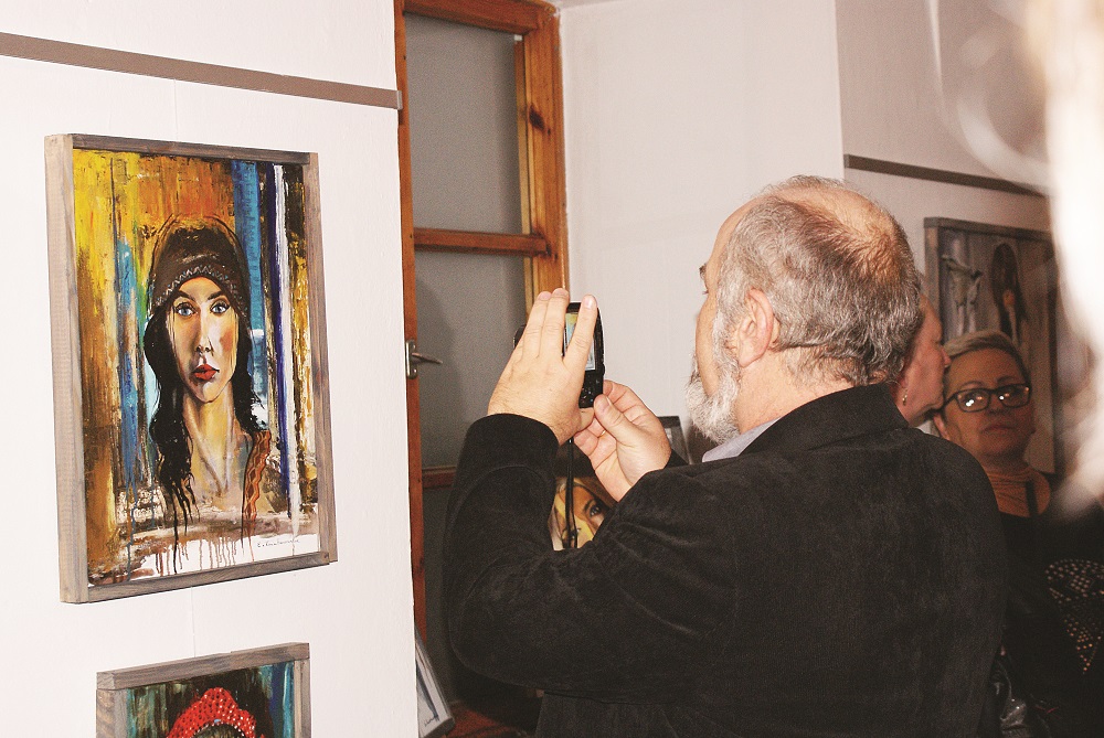 W Młodzieżowym Domu Kultury możemy oglądać malarstwo olejne Elżbiety Kwiatanowskiej - Zdjęcie główne