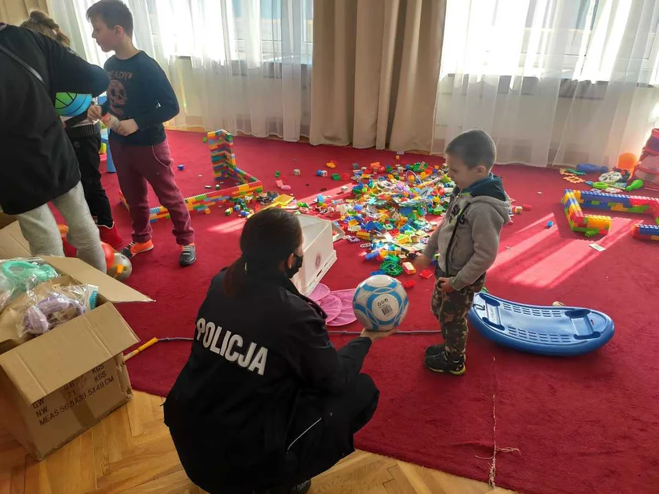 Policjanci zorganizowali zbiórkę dla dzieci funkcjonariuszy z Ukrainy - Zdjęcie główne
