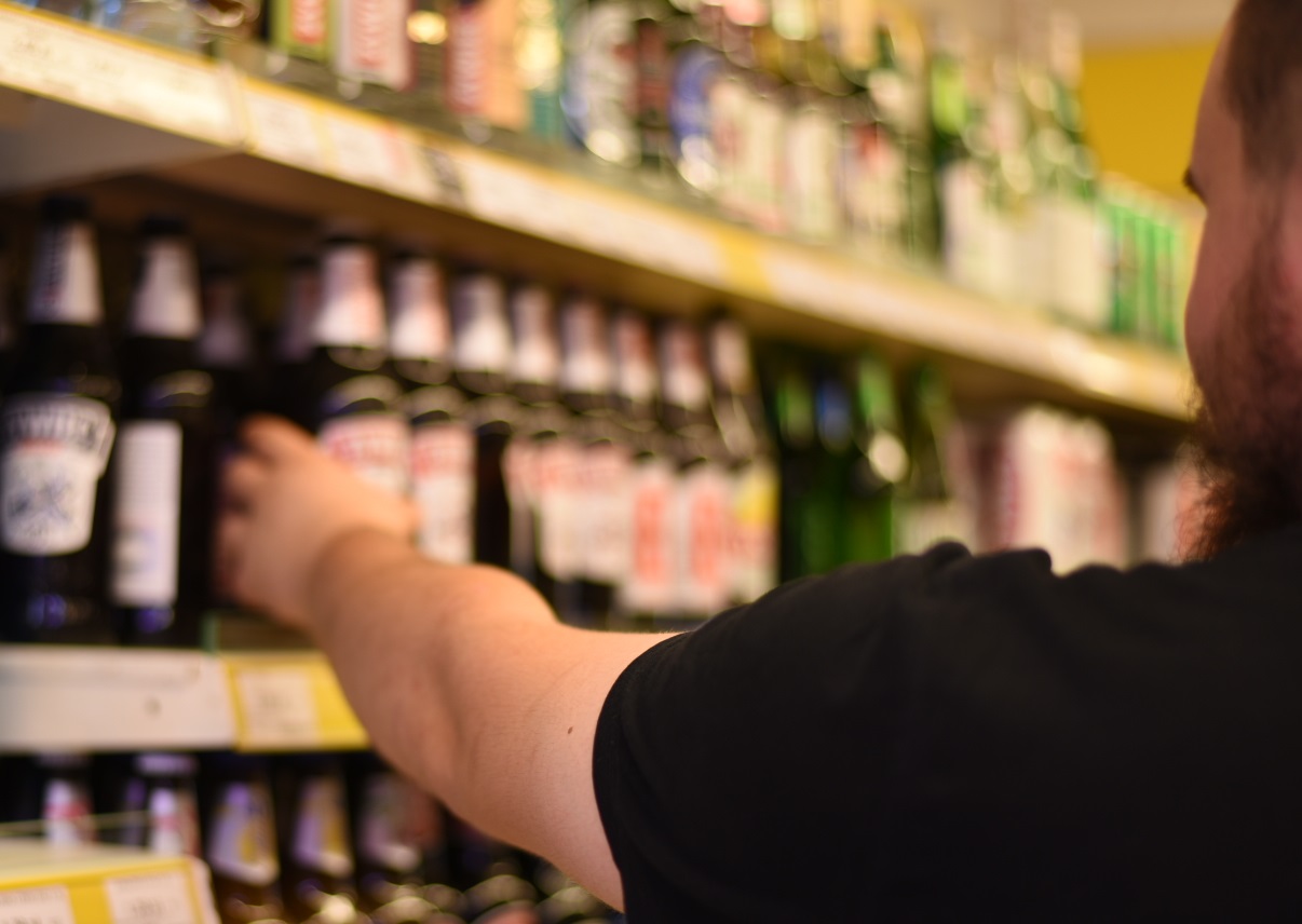 Szlaban na alkohol. Zakazem chcą walczyć z burdami i alkoholizmem - Zdjęcie główne