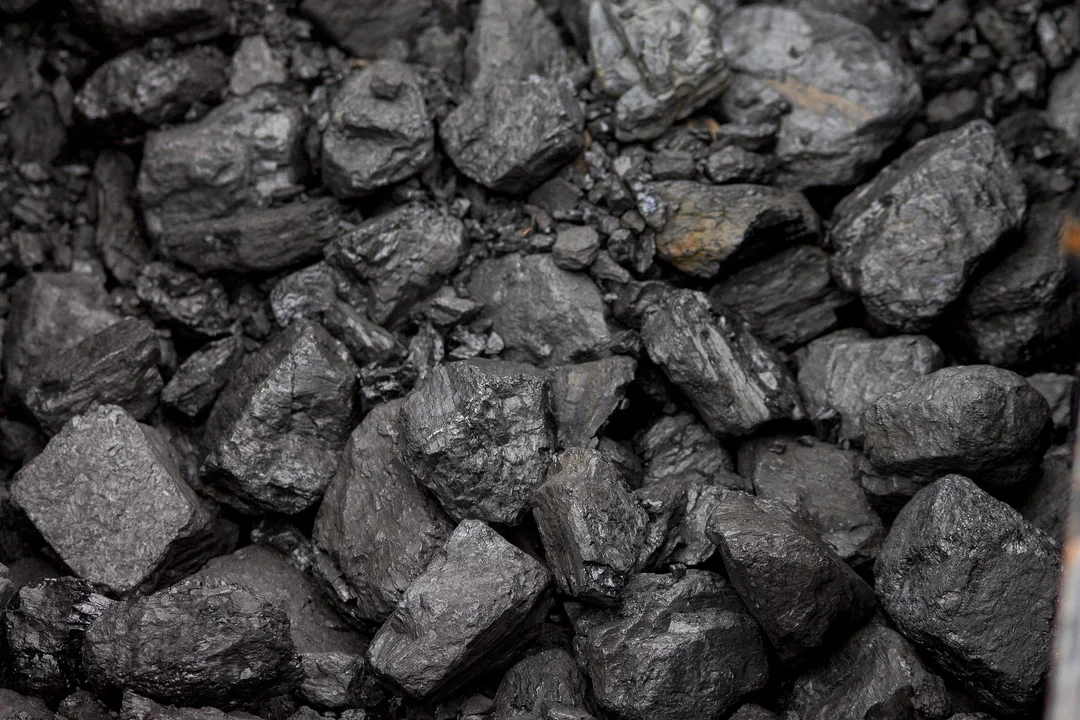 Zgłoś koniecznie zapotrzebowanie na węgiel. Urząd miasta w Lesku zbiera informacje! - Zdjęcie główne
