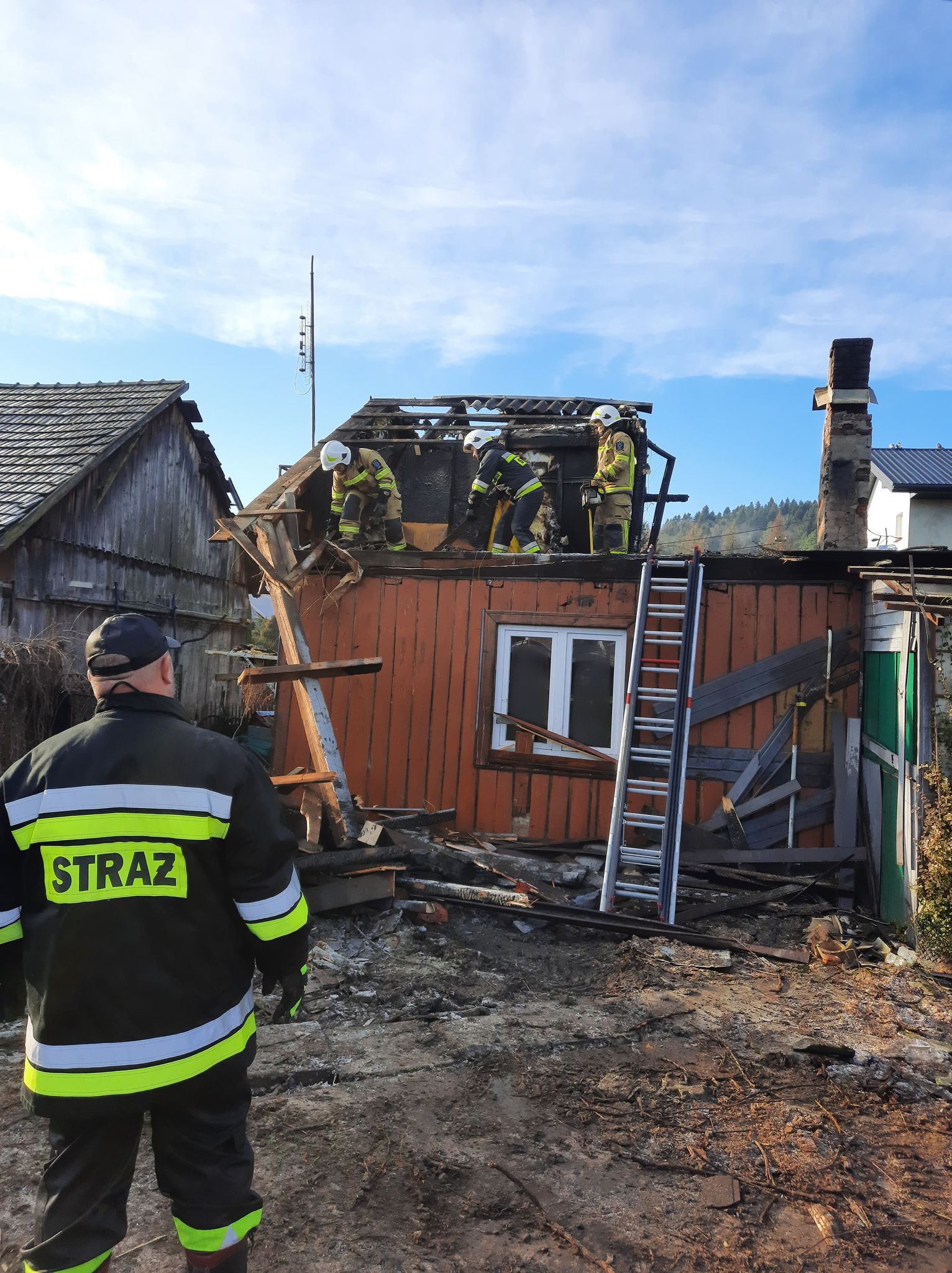 ZAGÓRZ: Trwają prace porządkowe na pogorzelisku [FOTO] - Zdjęcie główne