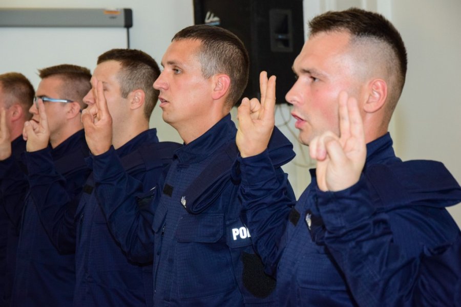 Ślubowanie nowo przyjętych policjantów [FOTO] - Zdjęcie główne