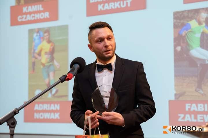 Kamil Czachor - piłkarz Kolbuszowianki Kolbuszowa: 1. Moim zdaniem wygra to Francja. 2. Polska wyjdzie z grupy i odpada w ćwierćfinale. 3. "Czarnym koniem" według mnie będzie Belgia.