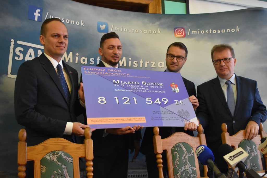 Briefing prasowy burmistrza Tomasza Matuszewskiego na temat inwestycji dla Sanoka [VIDEO] - Zdjęcie główne
