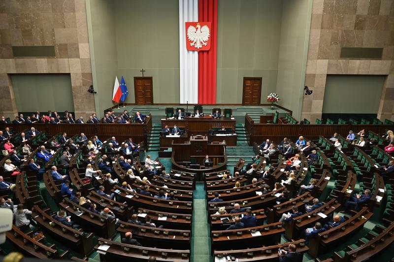 Sejm odrzucił poprawkę Senatu do tzw. ustawy covidowej zakładającą utworzenie funduszu celowego - Zdjęcie główne