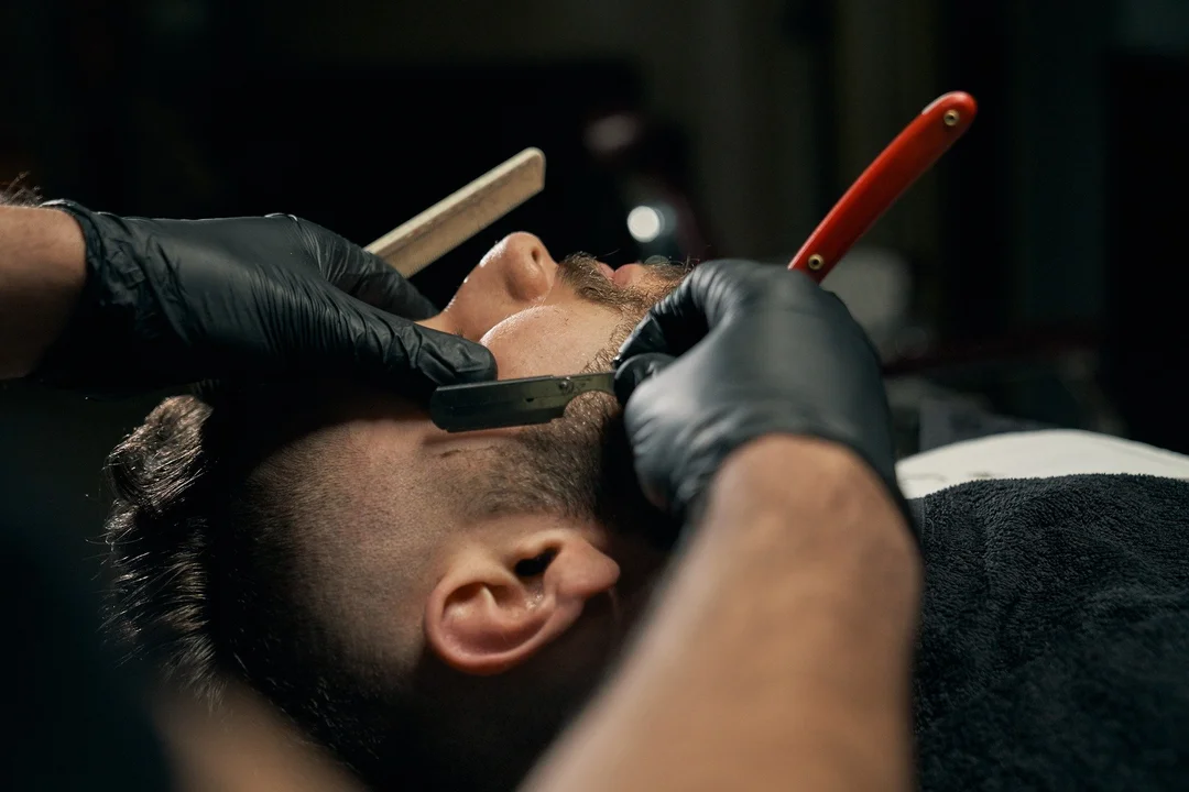 MIEJSCE 3 - Święty Grzesznik Barber Shop  Salon fryzjerski w Sanoku Adres: Lipińskiego 95, 38-500 Sanok Telefon: 504 528 313