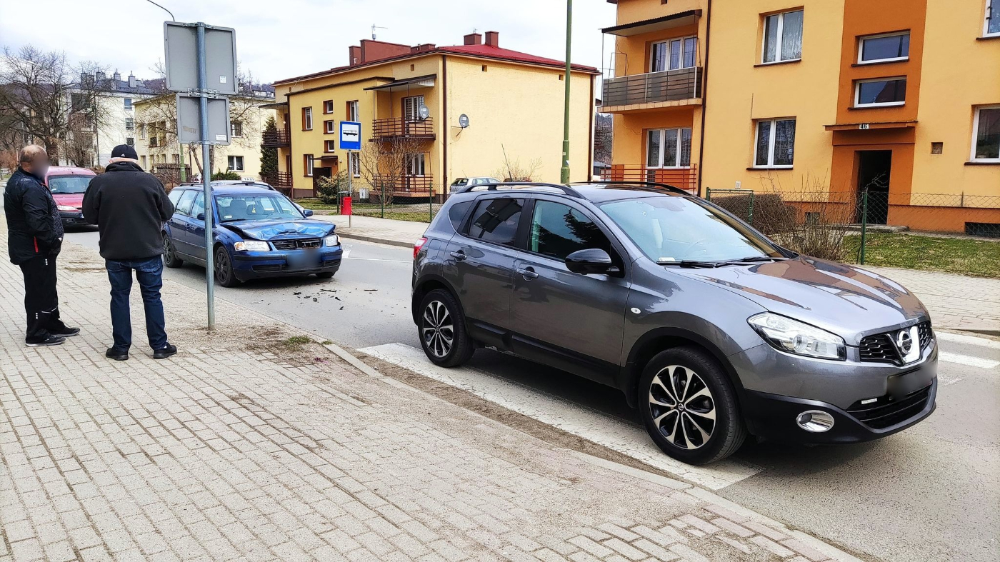 Zderzenie przed przejściem dla pieszych