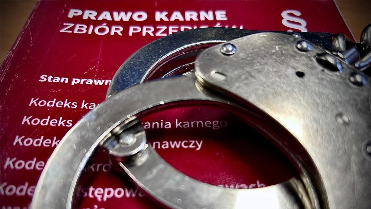 18-latek zatrzymany w pobliżu szkoły z marihuaną. Grozi mu do 3 lat więzienia - Zdjęcie główne