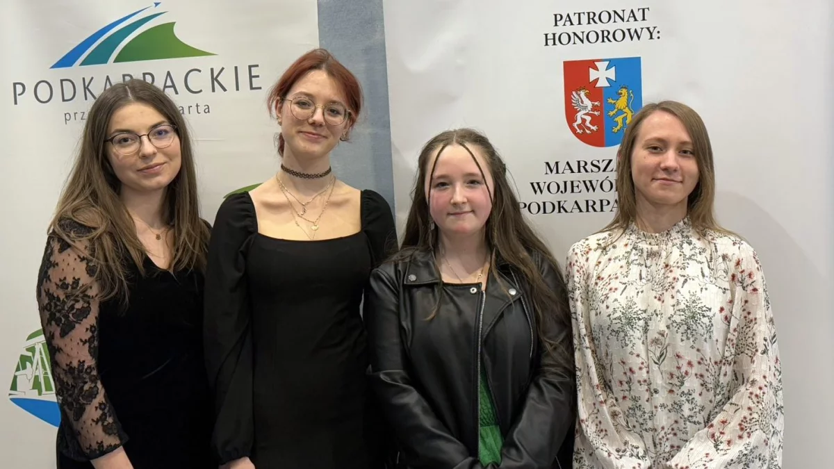 Młode pianistki z Sanoka na XX Międzynarodowym Forum Pianistycznym „Bieszczady bez granic” - Zdjęcie główne