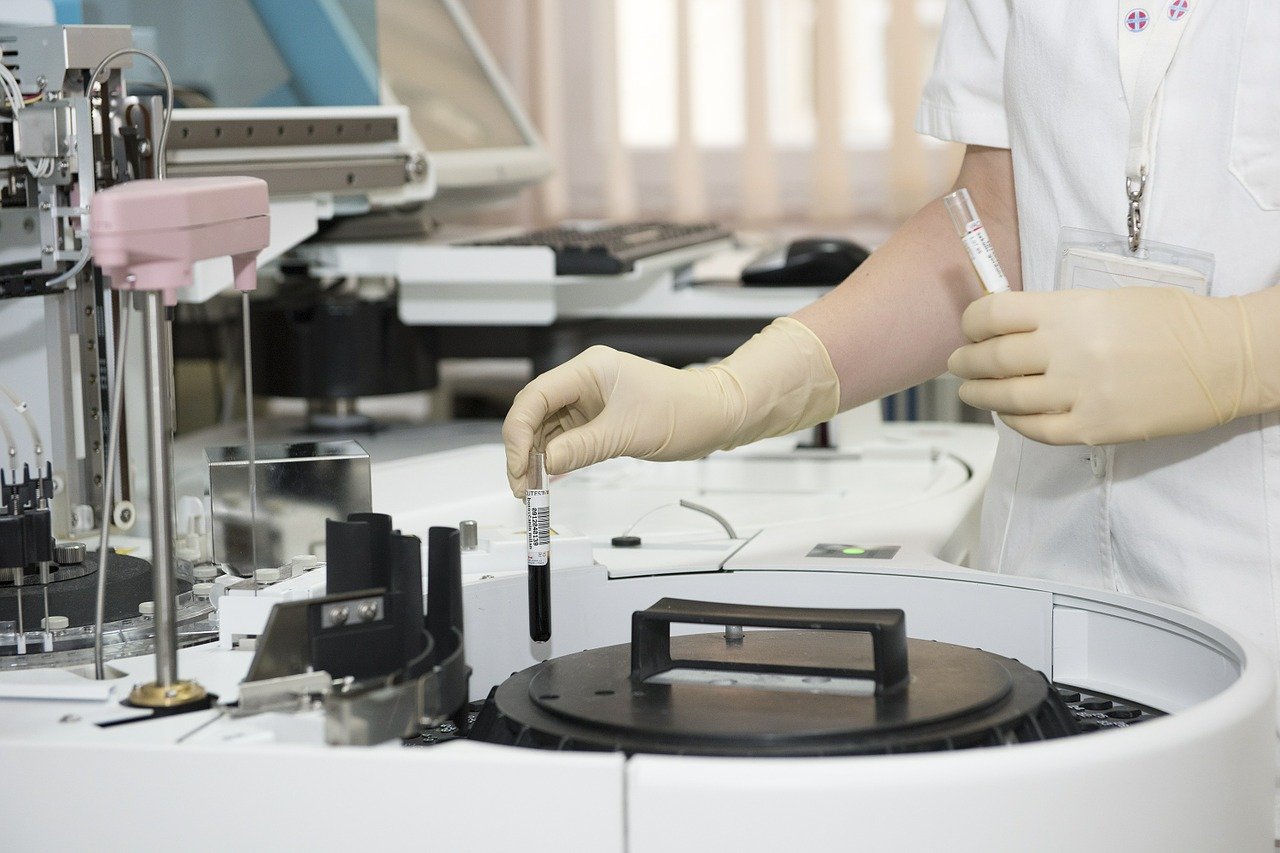 Koronawirus: Biomed otrzymał pierwszą partię osocza do produkcji leku - Zdjęcie główne