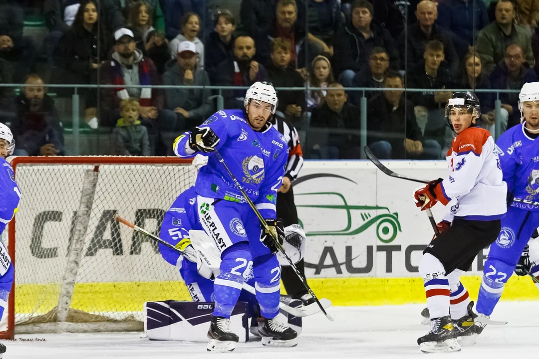 W hokeju rozpoczyna się runda play-off. Sanoczanie powalczą z wiceliderem, UNIĄ Oświęcim - Zdjęcie główne