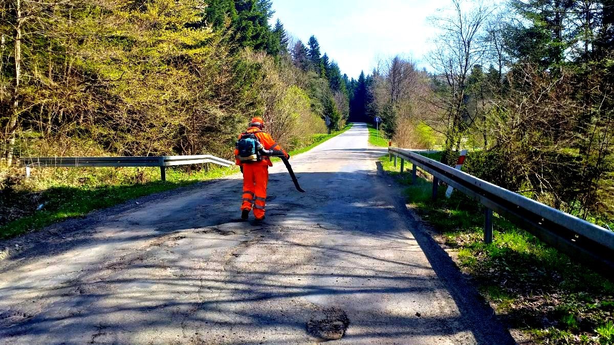 Remonty dróg i mostów w powiecie sanockim a pośród nich droga na Liszną - Zdjęcie główne