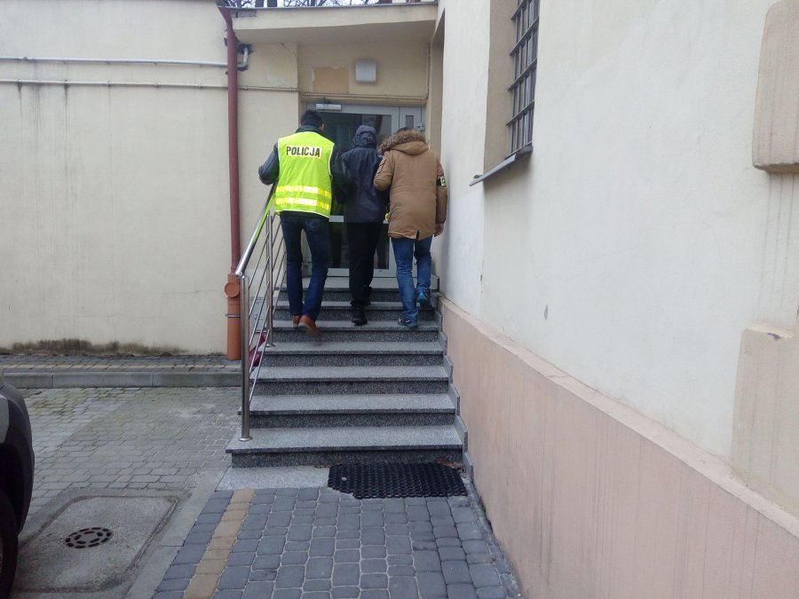 RZESZÓW: Zamówił przesyłką na adres sklepu 100 gram marihuany - Zdjęcie główne