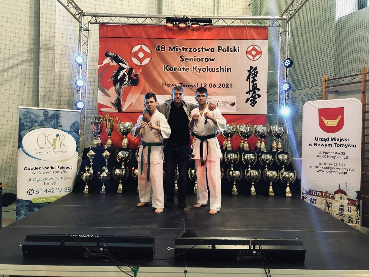 Reprezentanci UKS Karate Kyokushin Kumite Niebieszczany na Mistrzostwach Polski Seniorów  - Zdjęcie główne