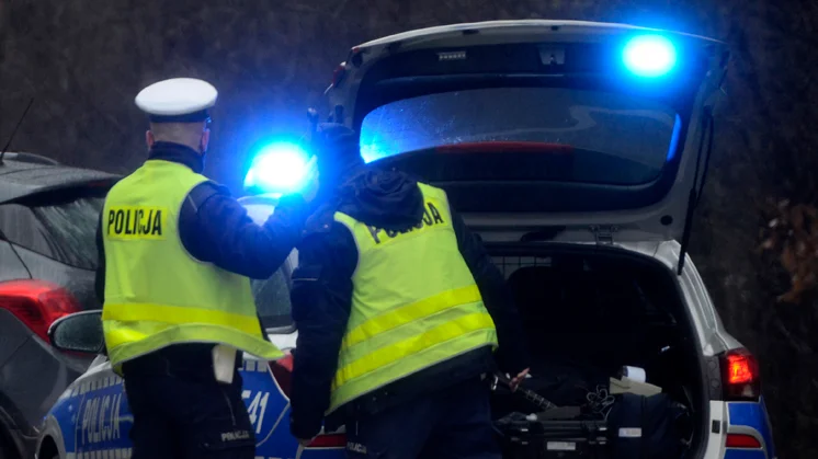 Leżał pijany w śniegu. Sanocka policja interweniował w Nowotańcu - Zdjęcie główne