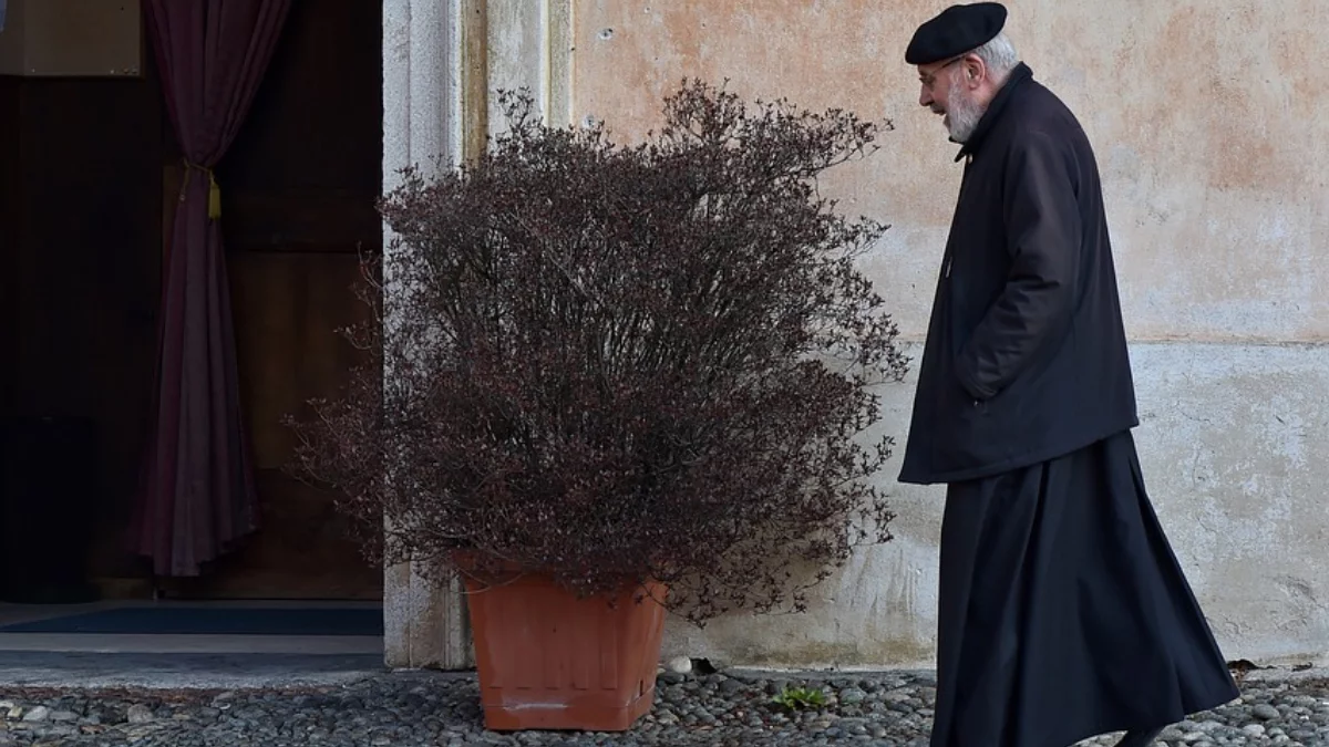 Liczba duchownych w Polsce najniższa w historii. W ciągu roku ubyło niemal tysiąc osób - Zdjęcie główne