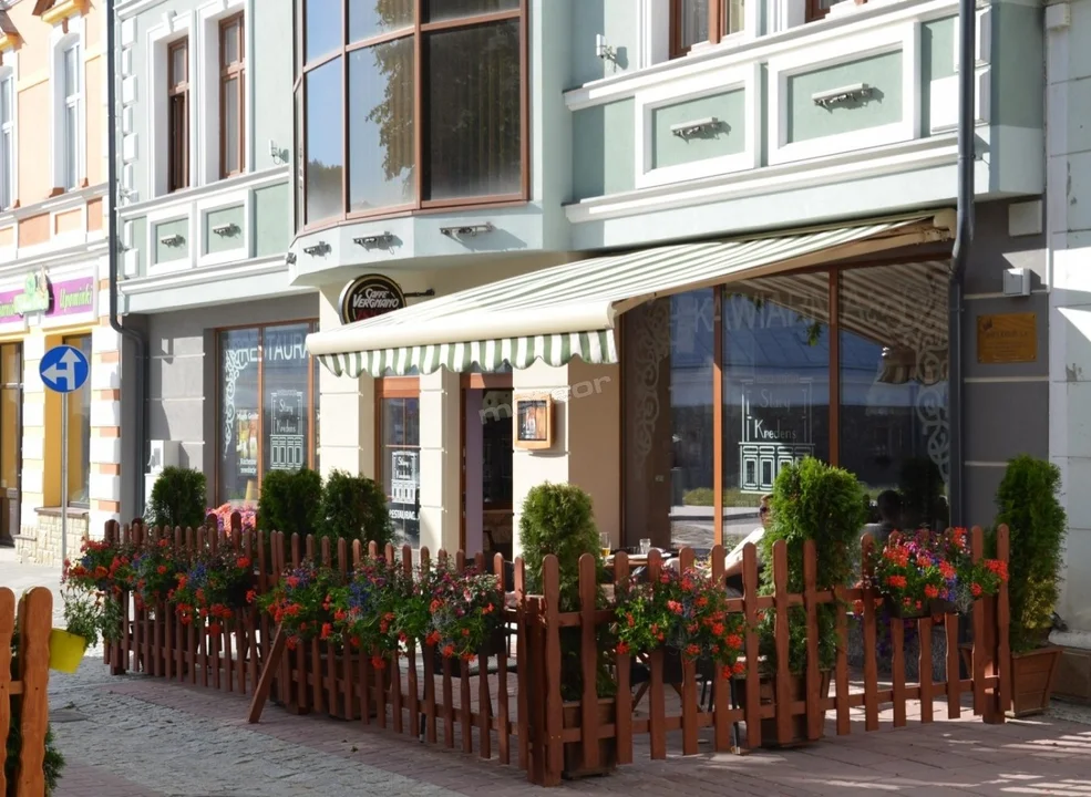 Stary kredens pl. Sw. Michala 4  Tel. 797 317 279