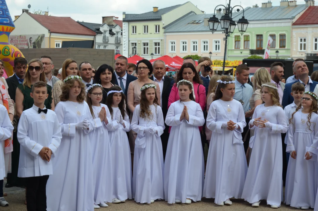 Pan Jezus już się zbliża, już puka do mych drzwi - I Komunia Święta w parafii Ojców Franciszkanów [ZDJĘCIA] - Zdjęcie główne