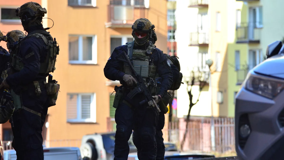 Kontrterroryści w Sanoku. Realistyczne scenariusze, ekstremalne warunki i elitarni funkcjonariusze w akcji [ZDJĘCIA] - Zdjęcie główne
