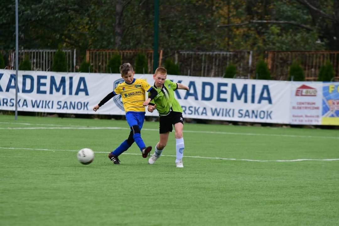 Młodzicy młodsi AP Wiki pokonują w derbach Ekoball - Zdjęcie główne