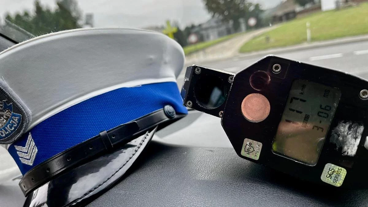 Powiat Brzozów: Szarża 20-latka. 117 km/h w terenie zabudowanym - brak prawka i 2 tys mandatu - Zdjęcie główne