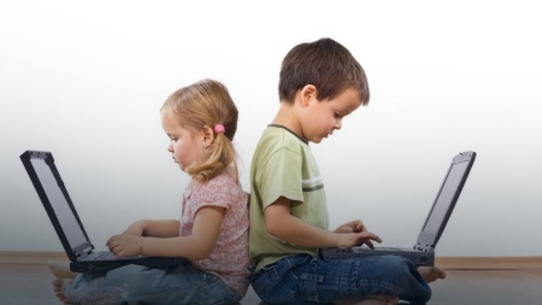 Dowiedz się, co Twoje dziecko robi w Internecie - Zdjęcie główne