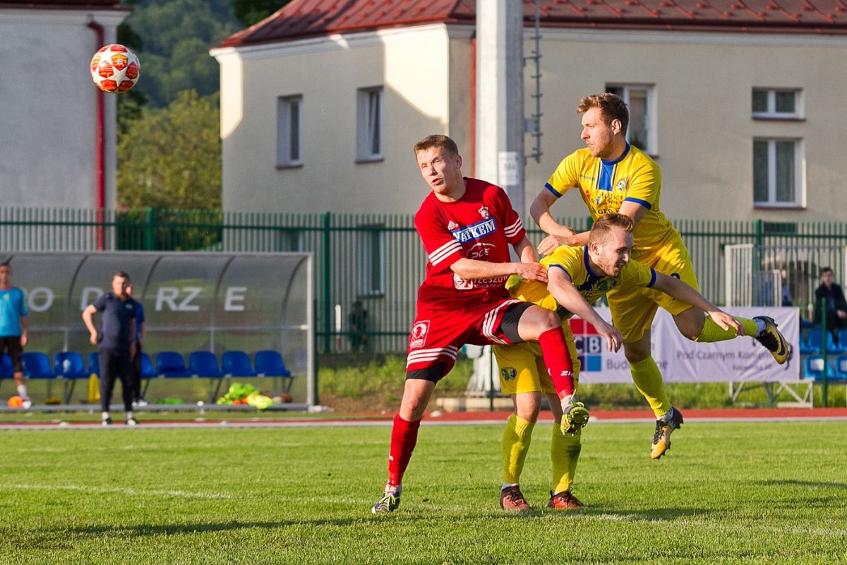 Geo-Eko EKOBALL STAL SANOK 2:1 KORONA RZESZÓW [FOTORELACJA] - Zdjęcie główne