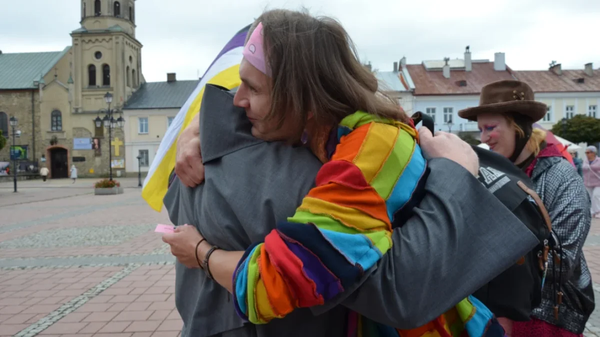 "Wszyscy jesteśmy dziećmi jednego Boga" - Ojciec Franciszkanin na Marszu Równości w Sanoku! [WIDEO, ZDJĘCIA] - Zdjęcie główne