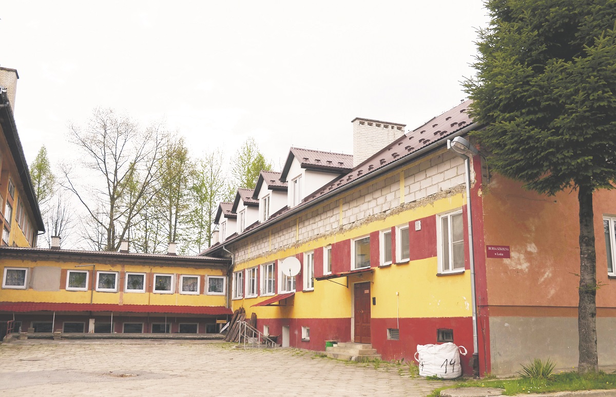 Bursa szkolna dla szpitala w Lesku - Zdjęcie główne