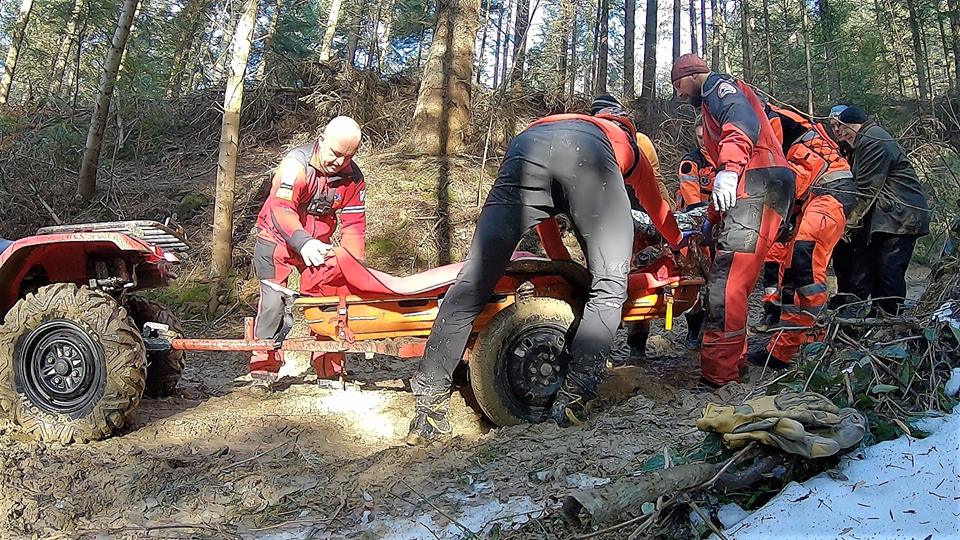 Niefortunny upadek podczas spaceru - interwencja LPR i GOPR [ZDJĘCIA] - Zdjęcie główne