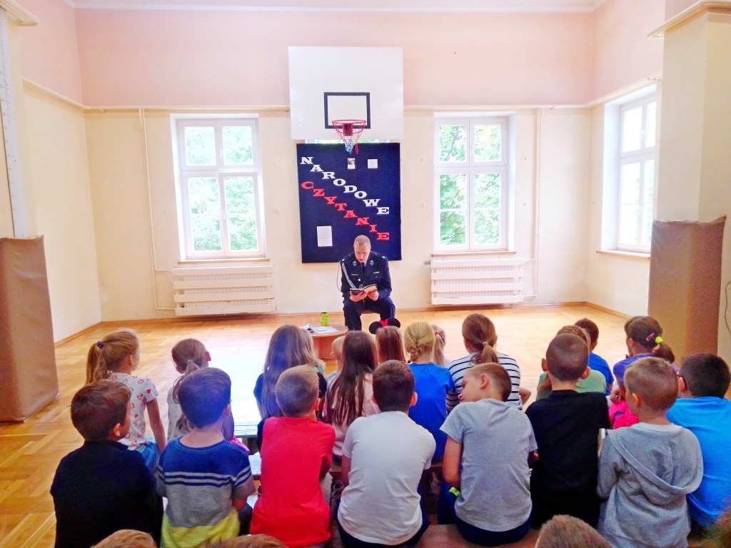 Narodowe Czytanie w Bibliotece w Pisarowcach - Zdjęcie główne