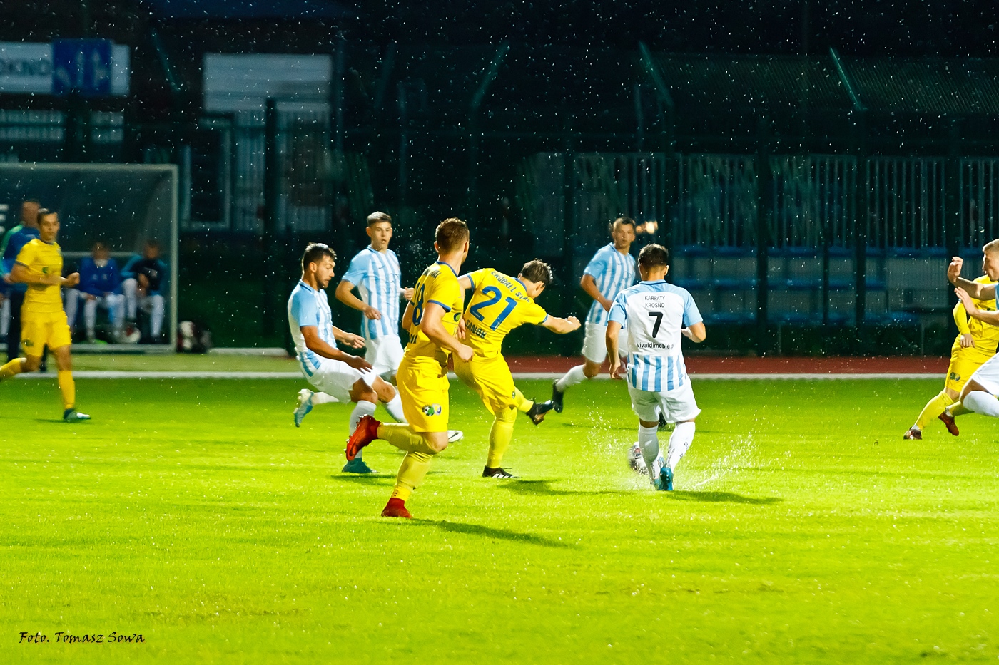 Karpaty Krosno niestety triumfują w finale okręgowego Pucharu Polski [FOTO] - Zdjęcie główne