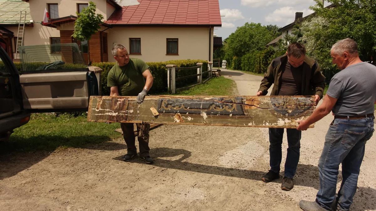 Miały trafić na śmietnik – okazały się częścią dawnej cerkwi. Niezwykłe odkrycie na Podkarpaciu - Zdjęcie główne