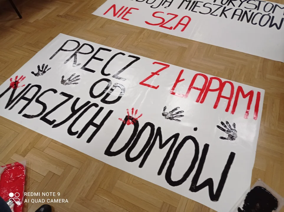"PRECZ Z ŁAPAMI OD NASZYCH DOMÓW!" Dzisiaj protest w Huzelach przeciwko obwodnicy Leska - Zdjęcie główne