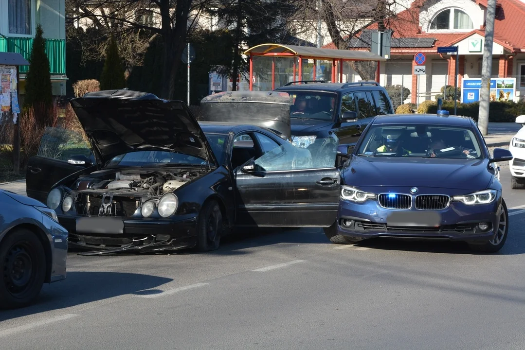 Kolejny pościg ulicami miasta. Tym razem kierowca miał wiele na sumieniu! - Zdjęcie główne