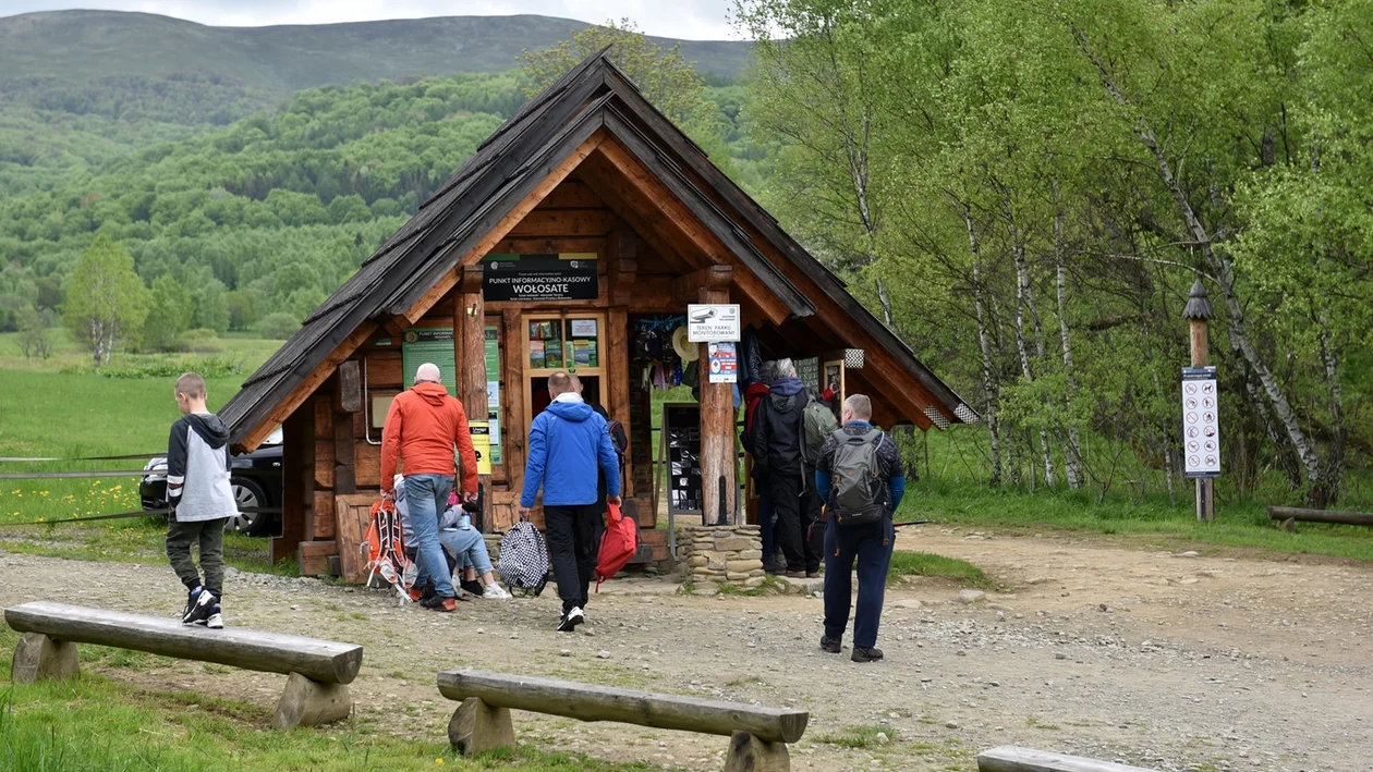 Opłaty za wejścia na szlaki turystyczne w Bieszczadach nadal będą pobierane - Zdjęcie główne